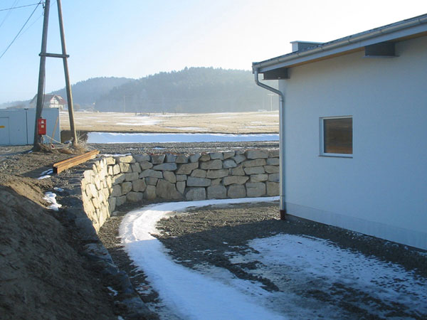 Steinmauer 15